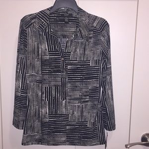 Women’s NWT petite graphic blouse. Alfani.